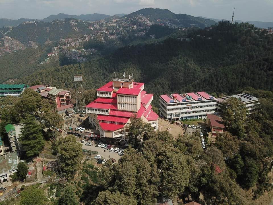 देवदारों की छांव में 57 साल: एचपीयू की वो कहानी, जिसने राष्ट्रपति से लेकर बॉलीवुड तक गढ़े नाम 6 Himachal Pradesh University HPU Shimla Campus