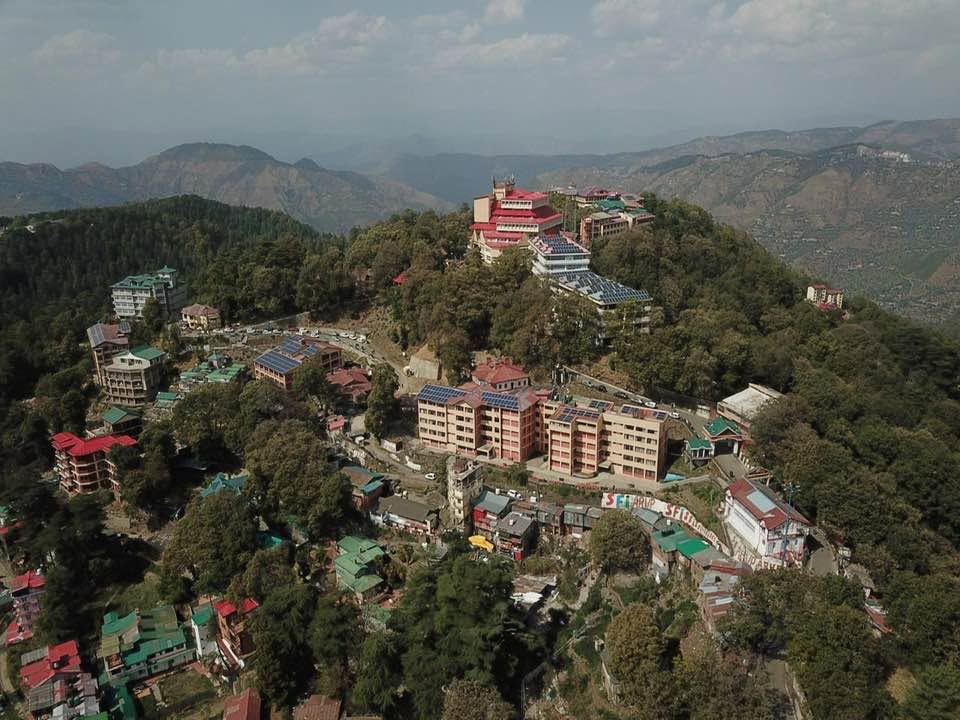देवदारों की छांव में 57 साल: एचपीयू की वो कहानी, जिसने राष्ट्रपति से लेकर बॉलीवुड तक गढ़े नाम 2 Himachal Pradesh University HPU Shimla Campus