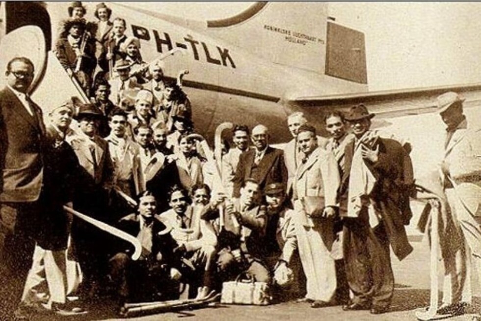 12 अगस्त का इतिहास: भारत और विश्व इतिहास में 12 अगस्त की प्रमुख घटनाएं 4 1948 की ओलिंपिक चैंपियन हॉकी टीम के खिलाड़ी और सदस्य